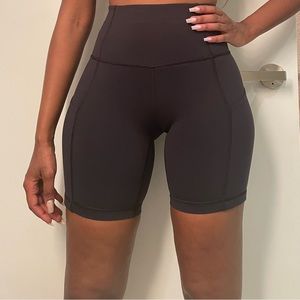 🕶️ Black TNA Trace Hi-Rise 7” Short